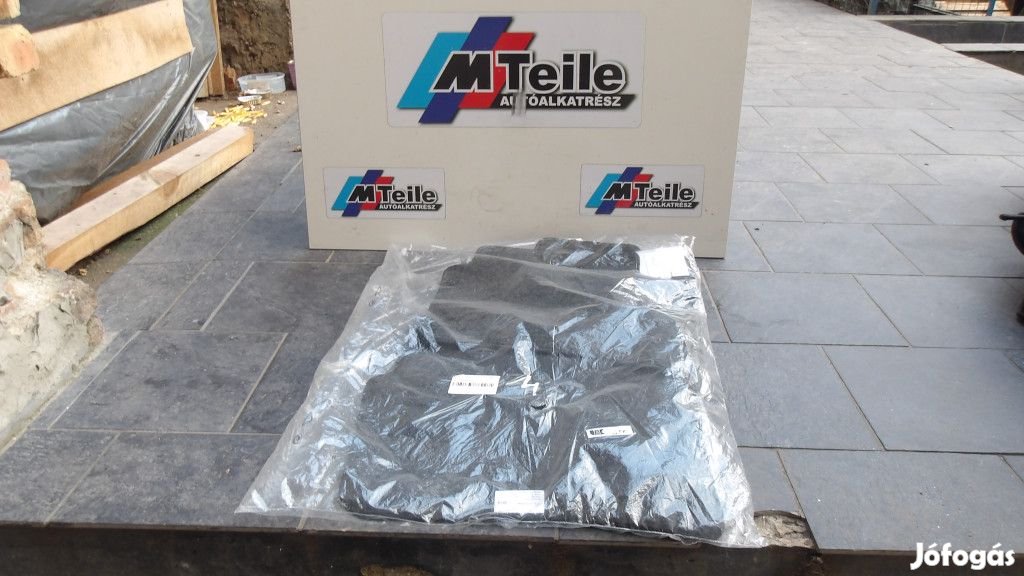 GYÁRI ÚJ HYUNDAI I10 SZŐNYEG SZET K7141ADE00